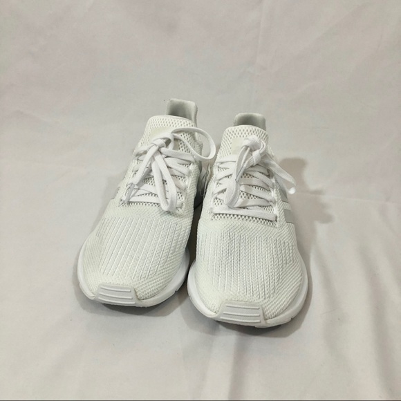 NWT and Box white Women’s Adidas Swift Run size 8 - Picture 6 of 7